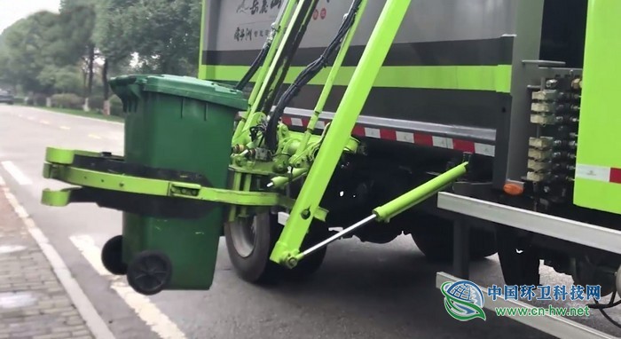 5G來了！中聯(lián)環(huán)境環(huán)衛(wèi)智慧機(jī)器人作業(yè)集群落地長(zhǎng)沙